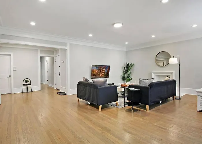 Great Location! 15 Min From Dt -historic Hyde Park *