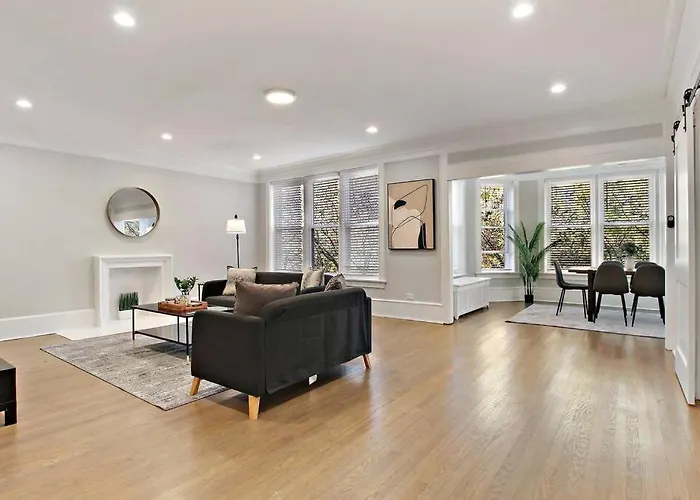 Great Location! 15 Min From Dt -historic Hyde Park Chicago