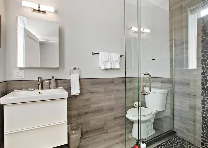 Great Location! 15 Min From Dt -historic Hyde Park Chicago