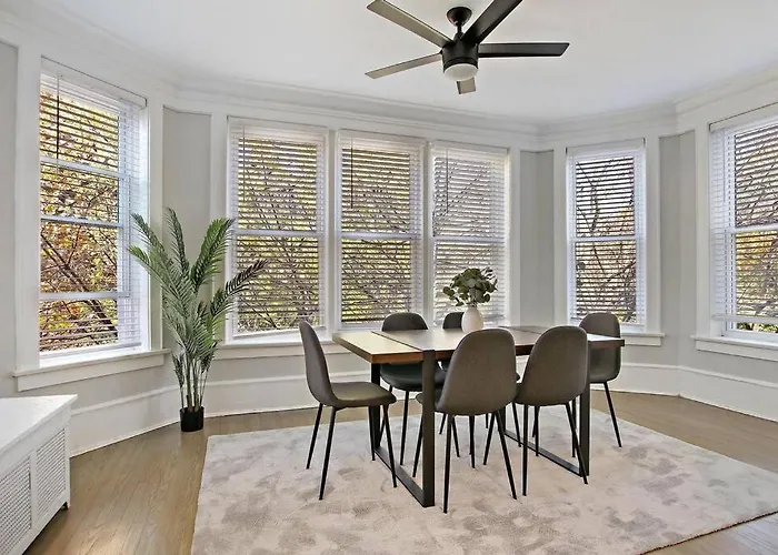 Great Location! 15 Min From Dt -historic Hyde Park Apartment Chicago